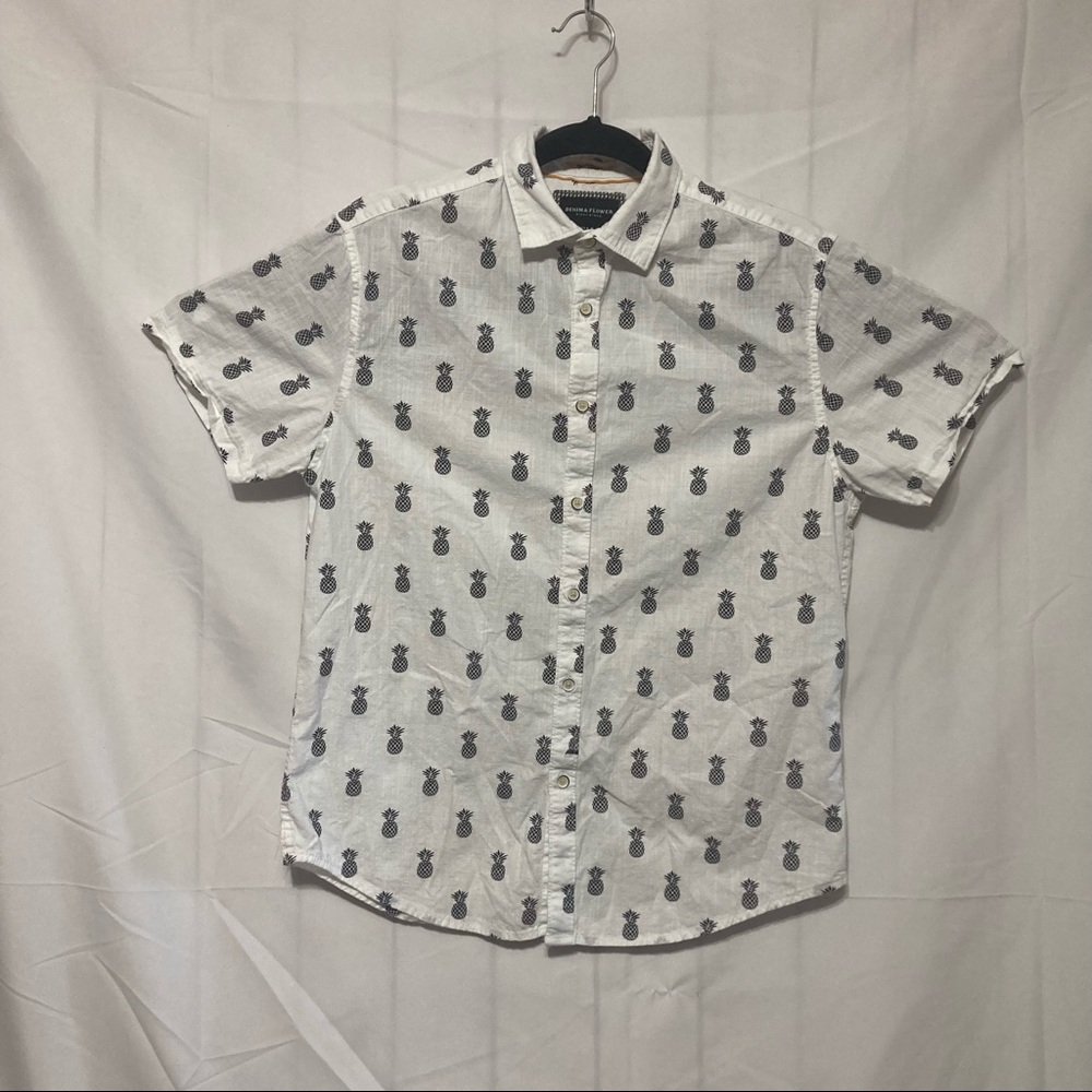 Denim and Flower Button Front Shirt Mens M Short Sleeve Pineapples Slim Fit